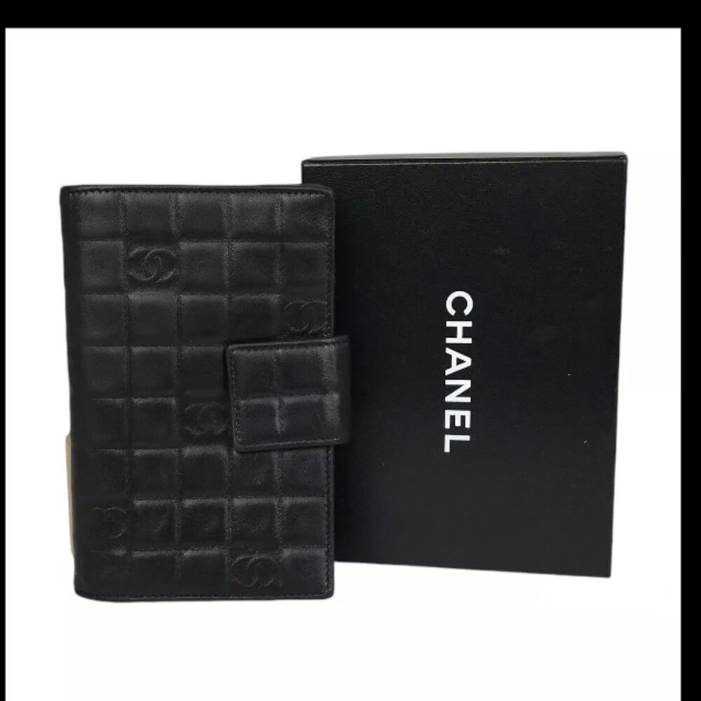AUTHENTIC CHANEL BLACK LEATHER BIFOLD WALLET